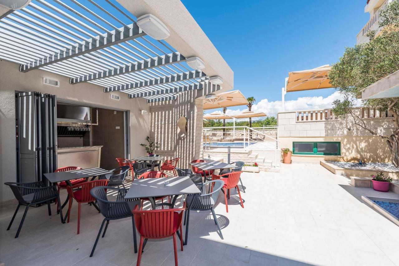 Pool Terrace Sea View Sarkic Apartment Novalja Exterior photo