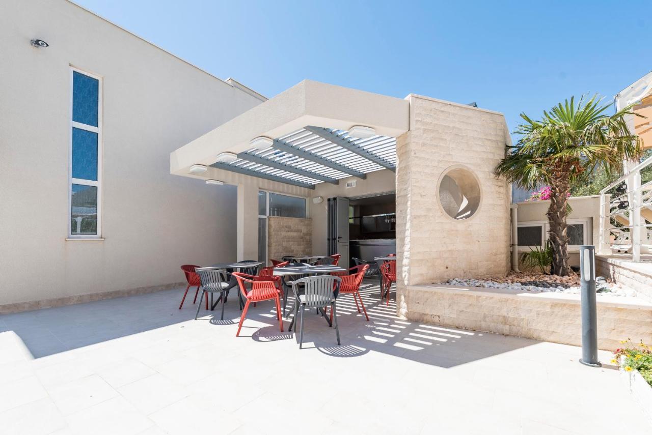 Pool Terrace Sea View Sarkic Apartment Novalja Exterior photo
