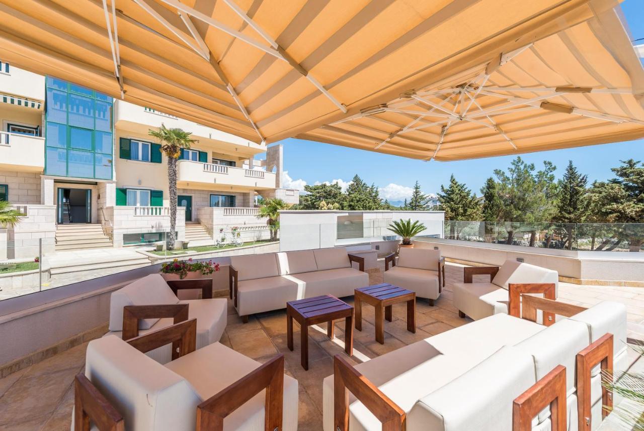 Pool Terrace Sea View Sarkic Apartment Novalja Exterior photo